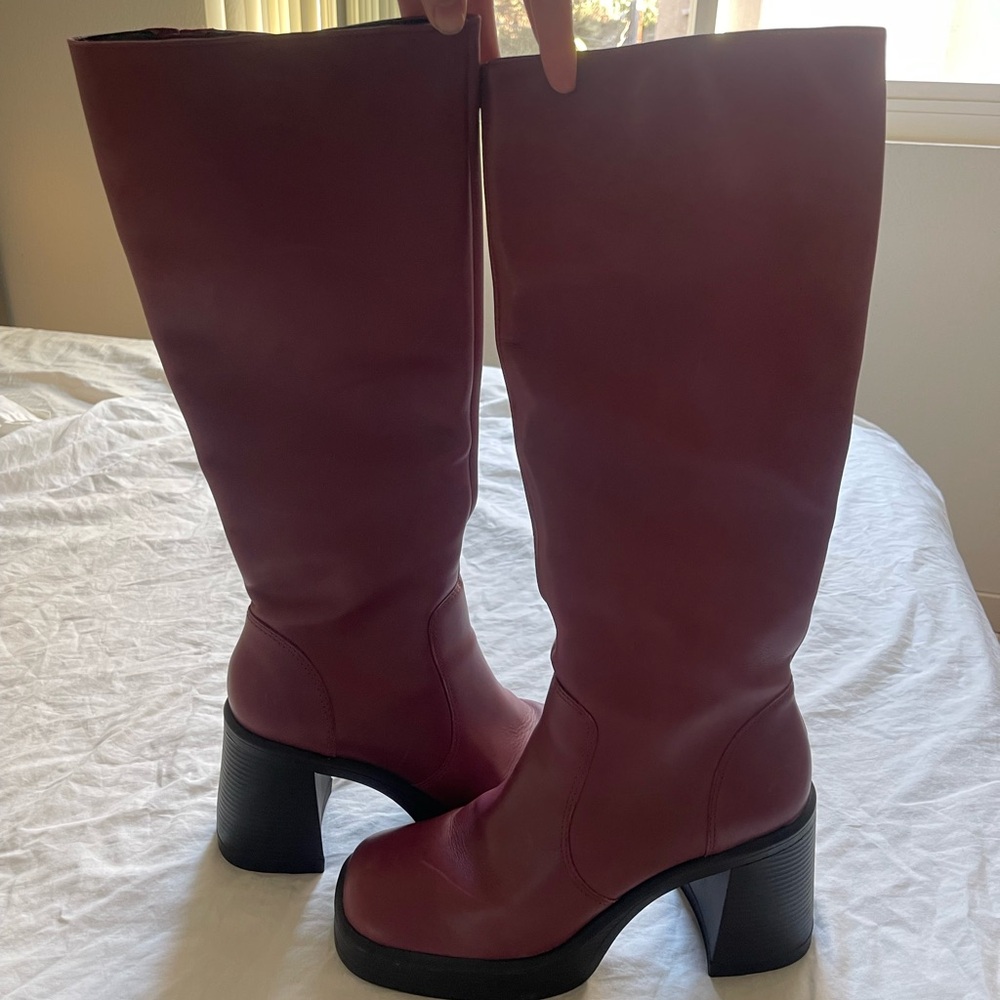 Steve Madden Fanatik Red Boots Size 9
